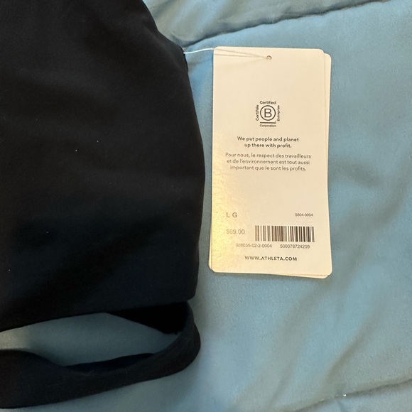 Athleta Black Conscious Cut Out Crop - Picture 4 of 7